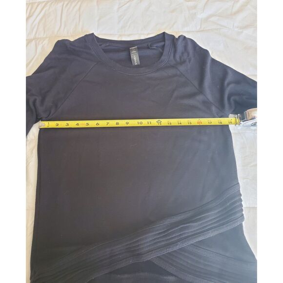 Yogalicious Sweater Sweatshirt Top. Women Small. Black With Criss Criss Bottom - Picture 5 of 8